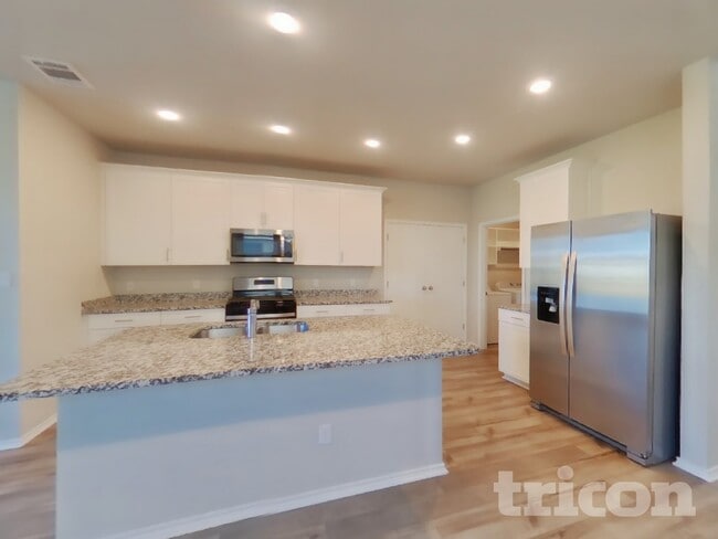 Photo - 5112 Saddle Clb Dr