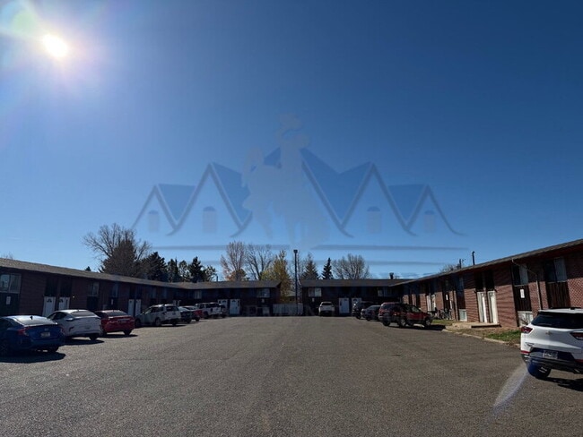 Building Photo - 710 Downey St Unit 19