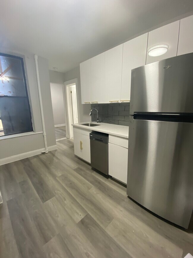 5004 #24 - Victory Apts.