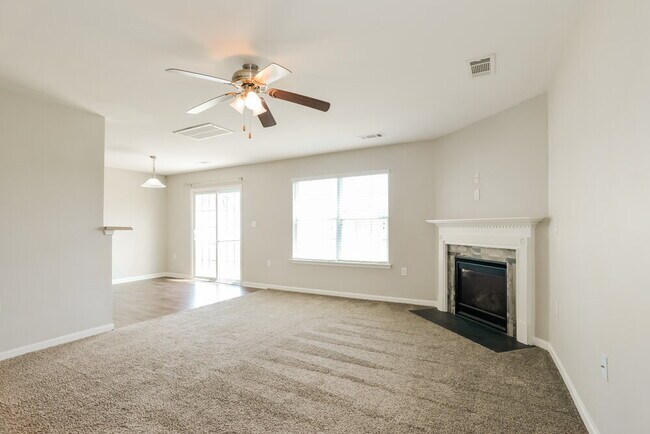 Photo - 1537 Summer View Ln