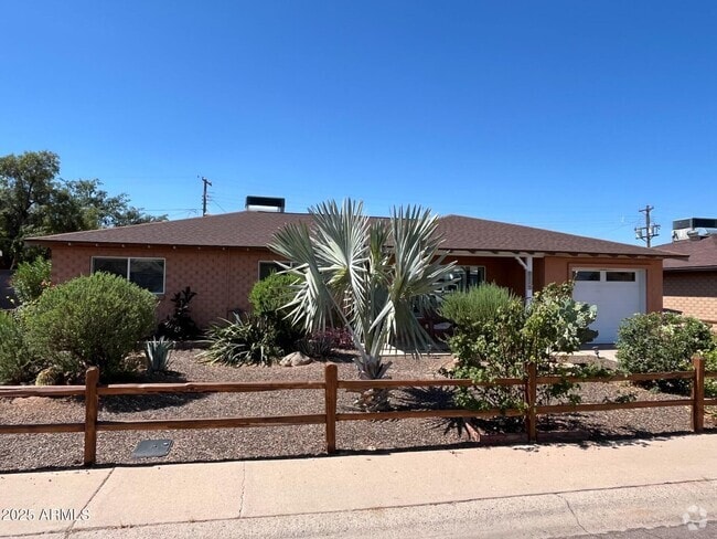 Building Photo - 8123 E Mitchell Dr Rental