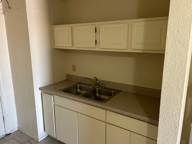 4220 N Granada Dr Unit 11