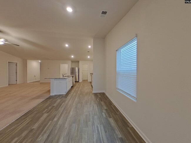 Photo - 202 Sundew Rd