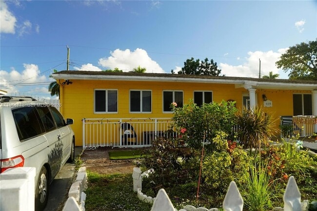 Building Photo - 4370 NW 174th Dr Unit 2