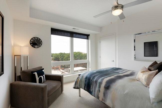 Photo - Laguna Apartments