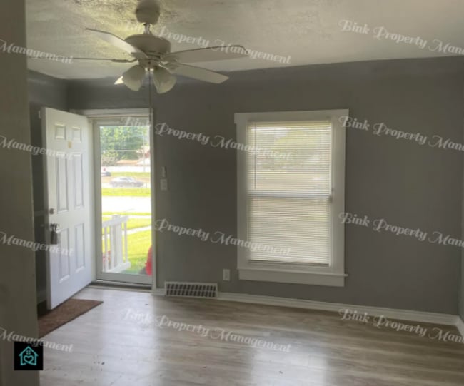 Photo - 15808 Southfield Fwy