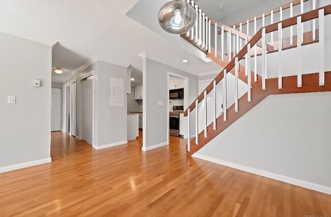 Photo - 140 Kane St Unit D4