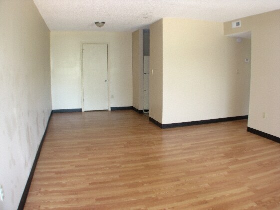 Photo - Landmark Apartments