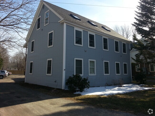 Building Photo - 30 Winter St Unit 2 Rental