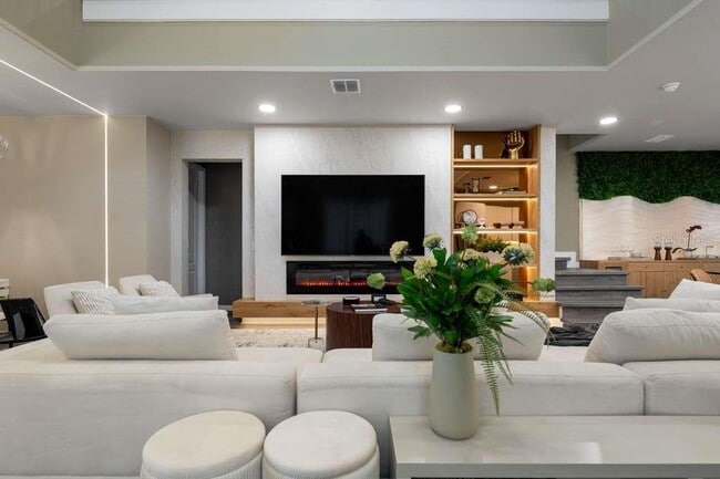 Photo - 15542 Gwinnett Dr