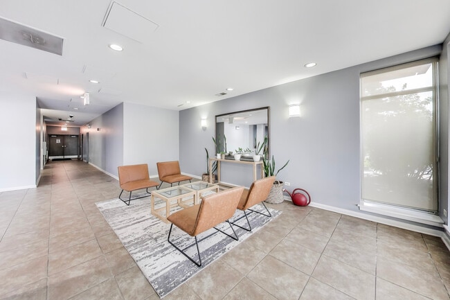 Photo - 1155 W Roosevelt Rd