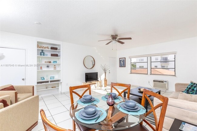 Photo - 1982 Marseille Dr Unit 4