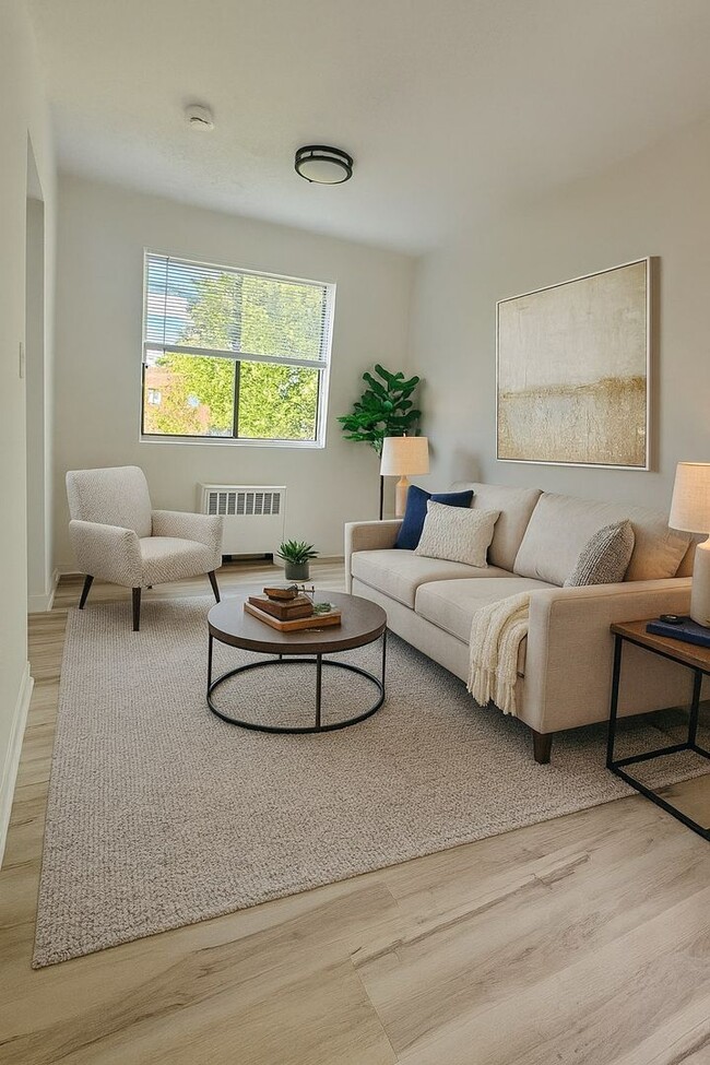 Building Photo - 3 Bed 1 Bath SW DC Unit 301