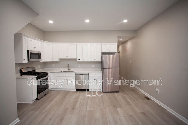 Photo - 1032 Collings Ave