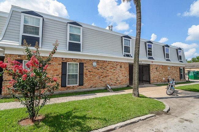 Photo - 1423 Hawthorne St Unit 15