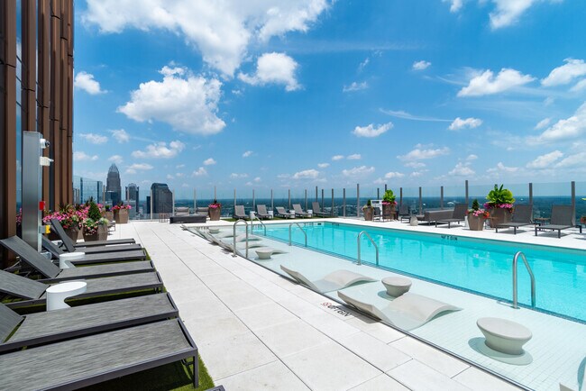 Photo - Vivian