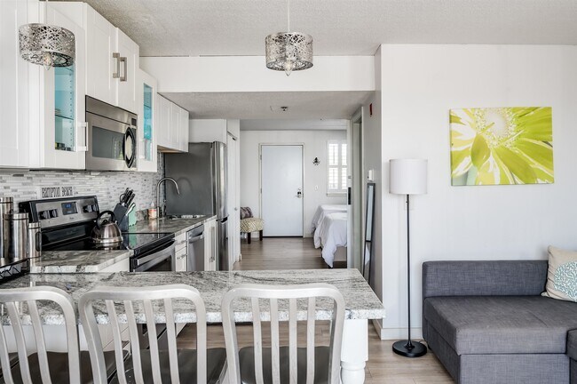 933 Ocean Blvd Unit 207