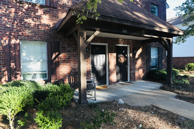 Photo - 206 Edinburgh Way