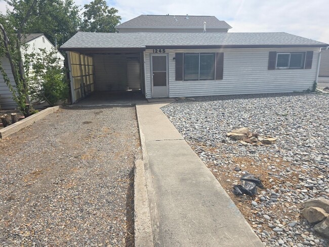 Building Photo - 1245 Pinyon Ave Unit A Rental