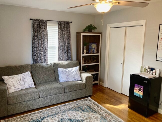 Photo - 2121 8th Ave N