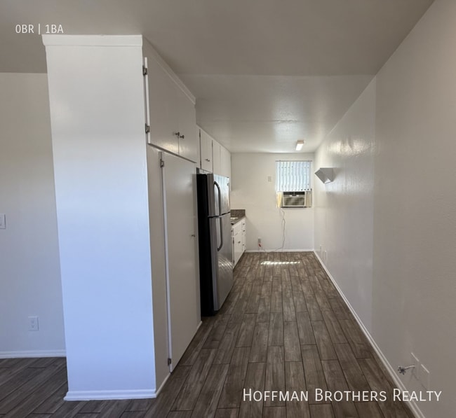Photo - 15632 Leadwell St Unidad 8
