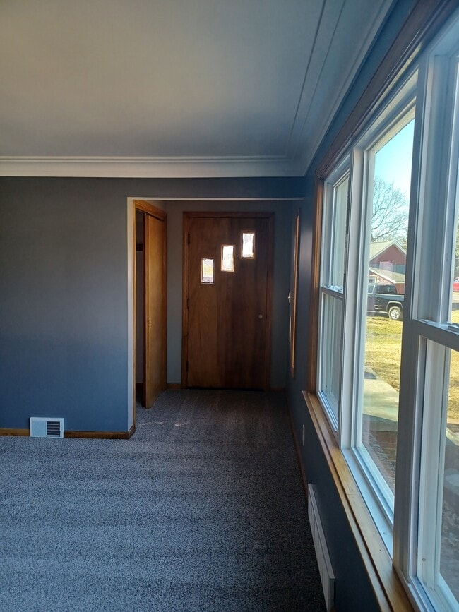 Photo - 21 East and West Rd