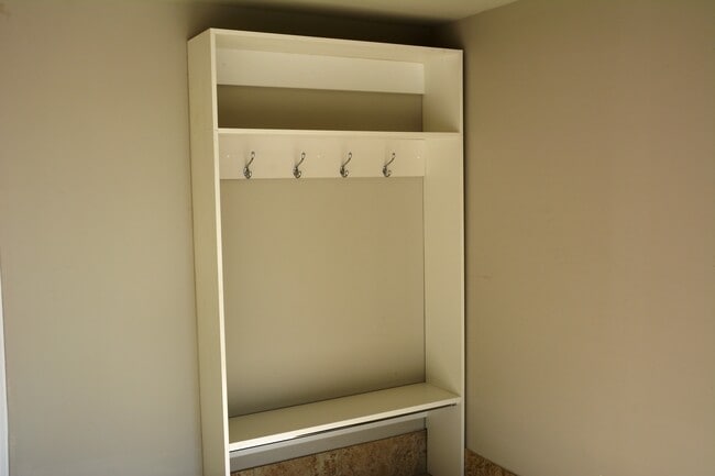 Garage Locker - 6339 Windemere Ln