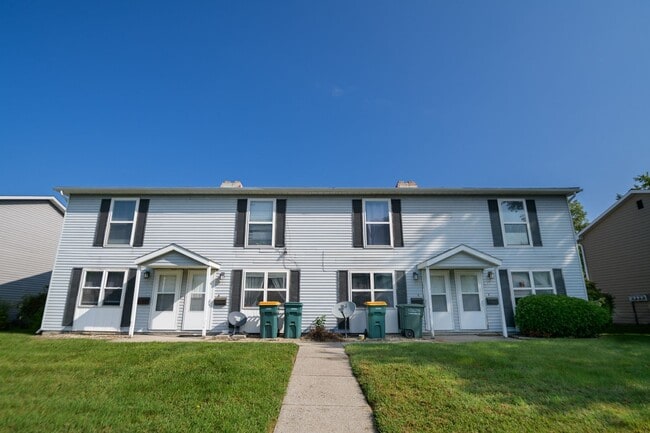 Photo - 2225 Yorktowne Dr