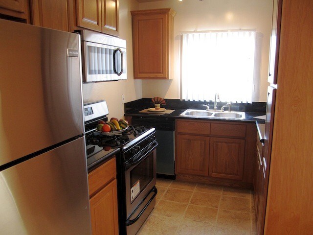 Photo - 5606 Harold Way