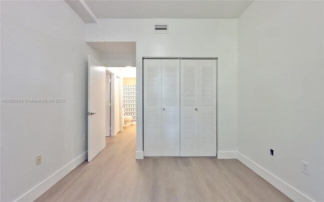 Photo - 7200 NW 114th Ave Unidad 204