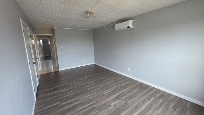 Photo - 81 Killam Dr Unit 5