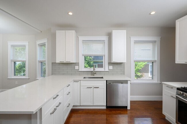 Photo - 24 Mt Ida Rd Unit 2