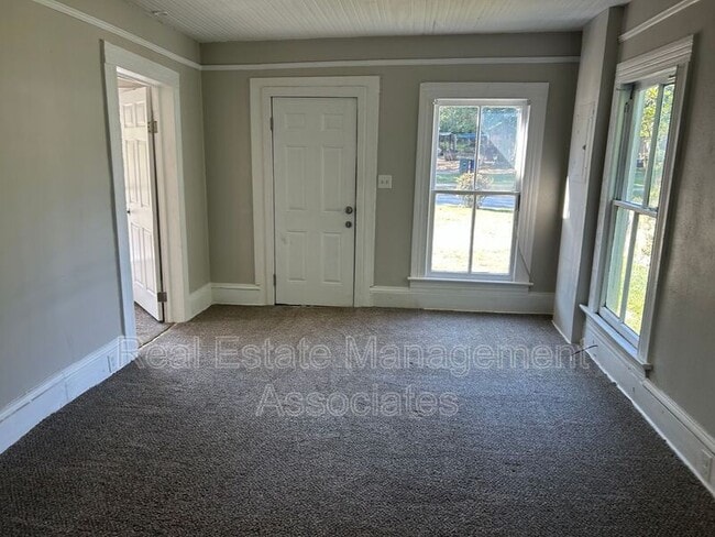 Photo - 329 E Tinsley St