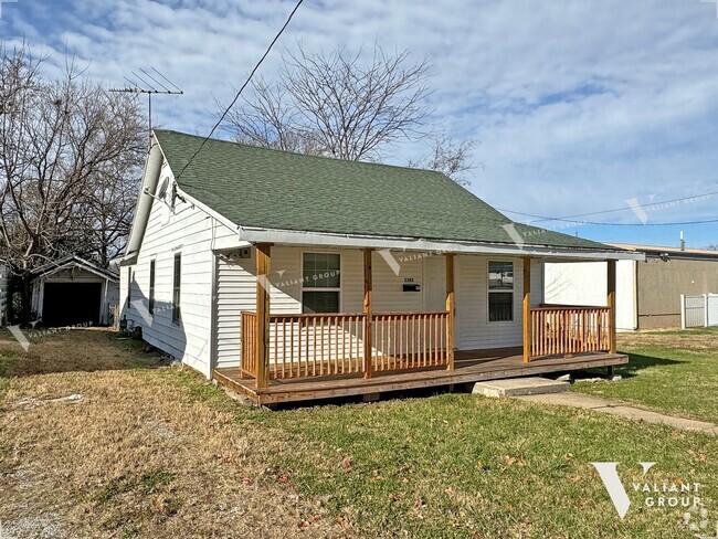 Building Photo - Charming Ranch-Style, Three-Bedroom, One-B... Rental