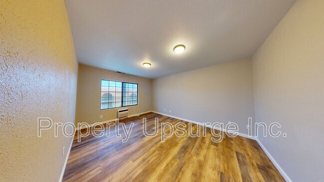 2051 Hilltop Dr
