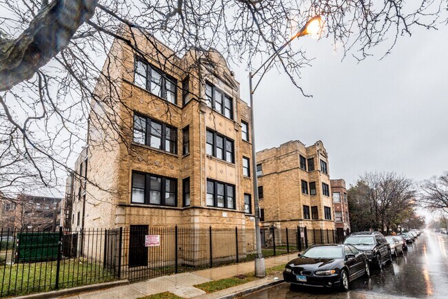 5556 W Jackson