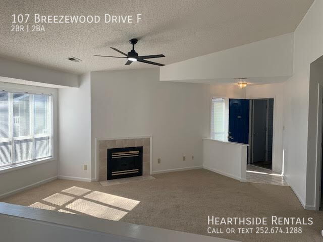 Photo - 107 Breezewood Dr