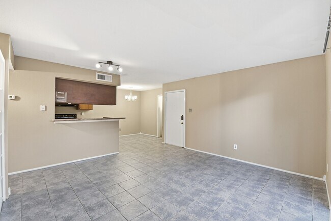 Photo - 12905 Woodforest Blvd Unit 711