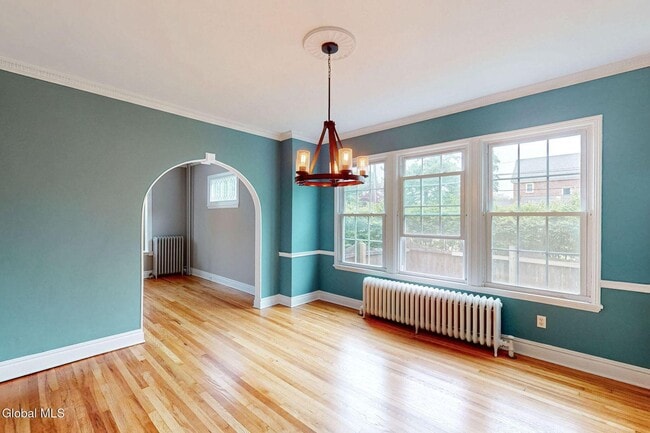 24 W Erie St