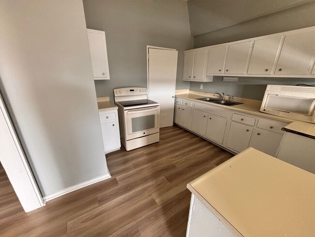 Photo - 3 bed 1 bath