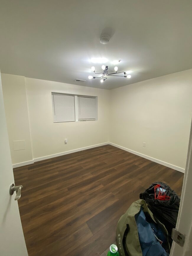 Photo - 915 Newington Ct