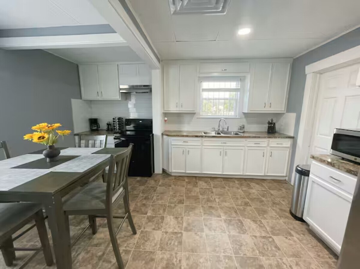 Photo - 4201 Irvington Blvd