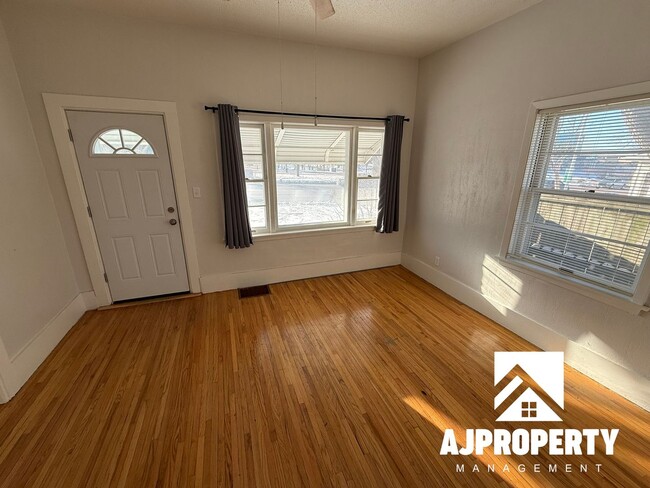 Photo - 1612 S Cliff Ave
