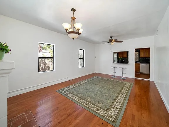 Photo - 625 Selkirk St