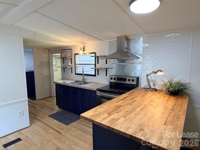 Photo - 8112 Blackwood Rd