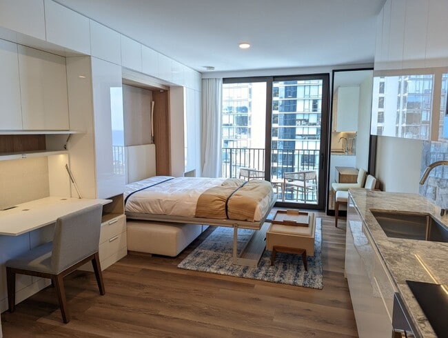 Building Photo - 2147 Unit 2008