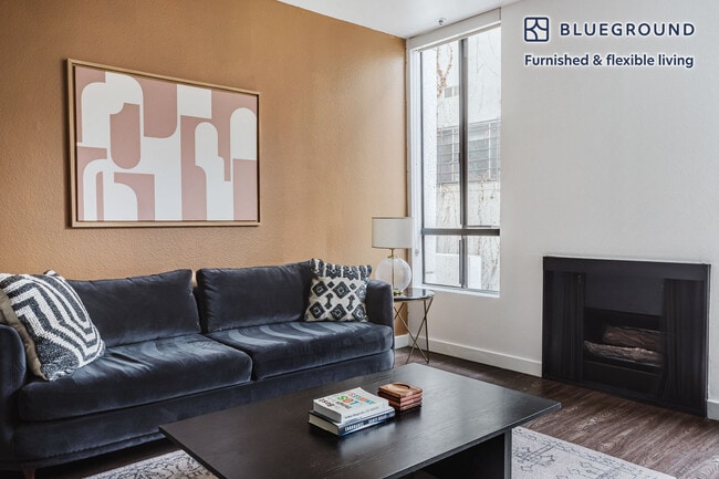 Building Photo - 6651 Franklin Ave Rental