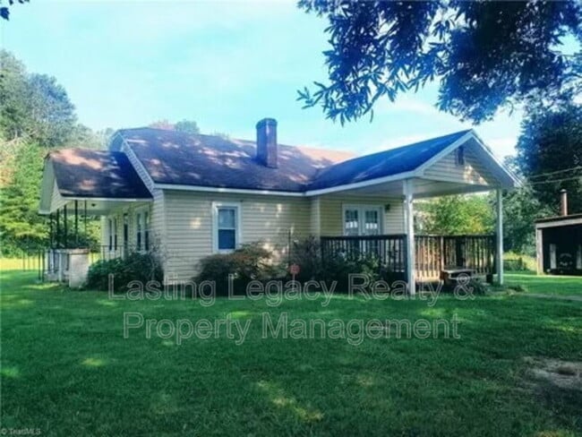 Photo - 574 Duke Whittaker Rd
