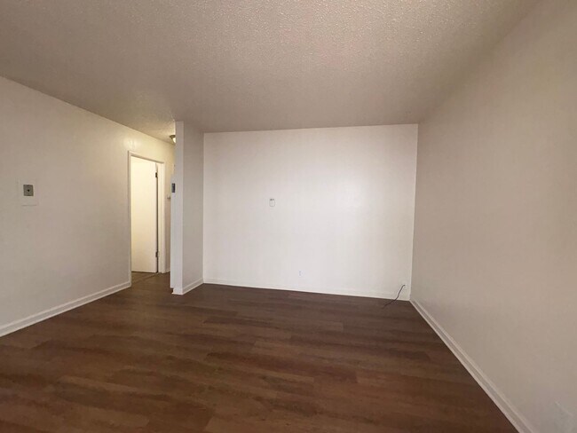 Photo - 1229o Unit B