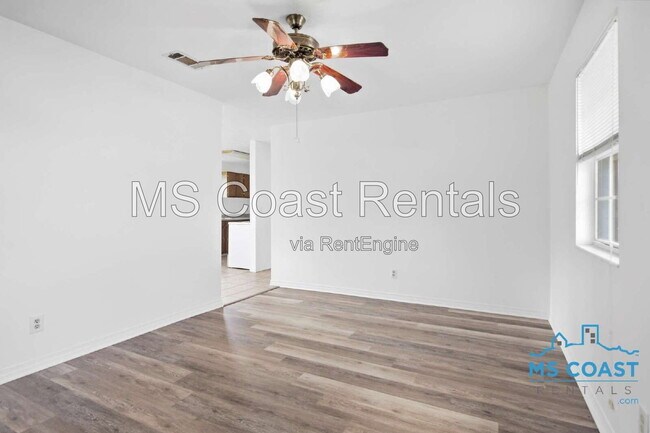 15317 Waycross Dr